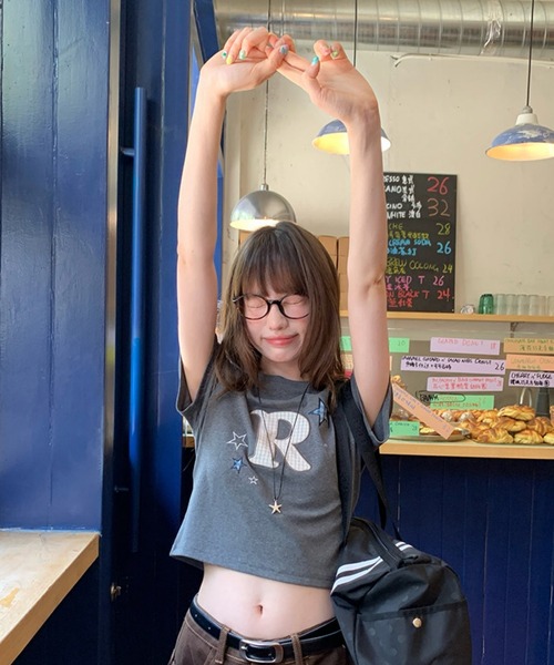 FREE STYLISTS（フリー スタイリスト）の「刺繍レタリング  Tシャツ トップス レディース（Tシャツ/カットソー・レディース・グレー・M）」の6枚目の写真