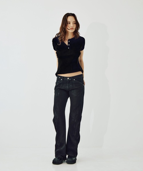 NVRFRGT(ネヴァーフォーゲット)の「別注 COATING FADE TWIST JEANS(デニムパンツ・レディース・ブラック/ブルー・XS/S)」の3枚目の写真