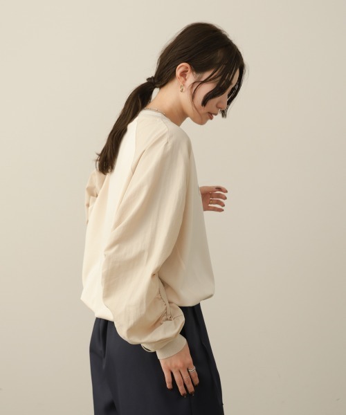 Bou Jeloud(ブージュルード)の「異素材コンビロゴ刺しゅうプルオーバー(Tシャツ/カットソー・レディース・オフホワイト/ブラック・FREE)」の9枚目の写真