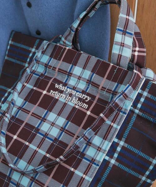 URBAN RESEARCH DOORS（アーバンリサーチドアーズ）の「『別注』beej×DOORS　チェックトートバッグ（トートバッグ・レディース・ブラウン系その他/レッド系その他・ONE）」の3枚目の写真