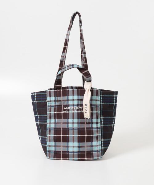 URBAN RESEARCH DOORS（アーバンリサーチドアーズ）の「『別注』beej×DOORS　チェックトートバッグ（トートバッグ・レディース・ブラウン系その他/レッド系その他・ONE）」の4枚目の写真