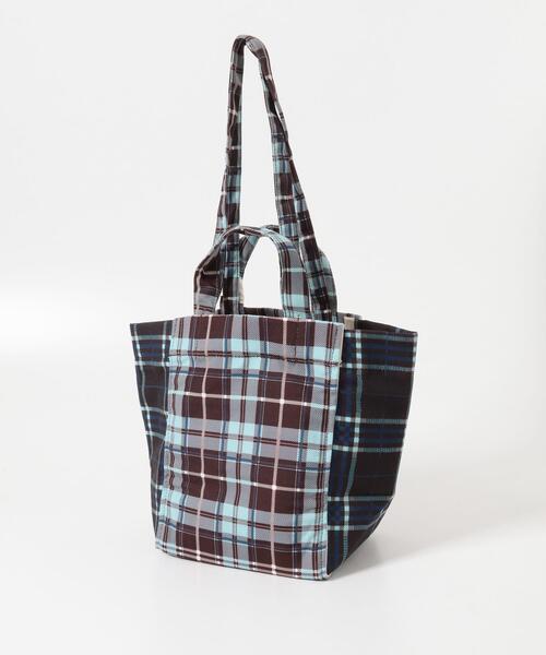 URBAN RESEARCH DOORS（アーバンリサーチドアーズ）の「『別注』beej×DOORS　チェックトートバッグ（トートバッグ・レディース・ブラウン系その他/レッド系その他・ONE）」の5枚目の写真