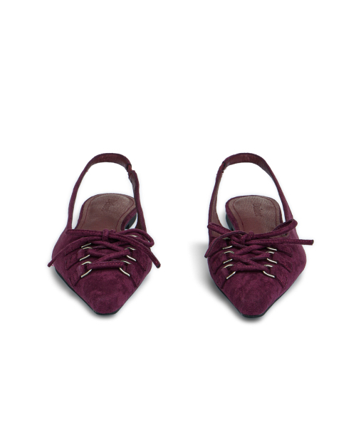 DEINET(ダイニット)の「FAUX SUEDE BUCKLE SLINGBACKS IN BURGUNDY(サンダル・レディース・その他・23cm/24cm/25cm)」の2枚目の写真