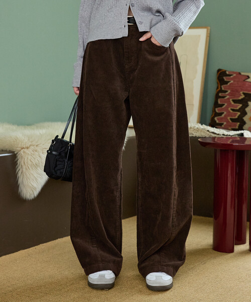 GAP(ギャップ)の「PUBLUX × GAP/ギャップ 別注 コーデュロイパンツ 限定展開(その他パンツ・レディース・オリーブ/ブラウン/ネイビー・SMALL/MEDIUM)」の2枚目の写真