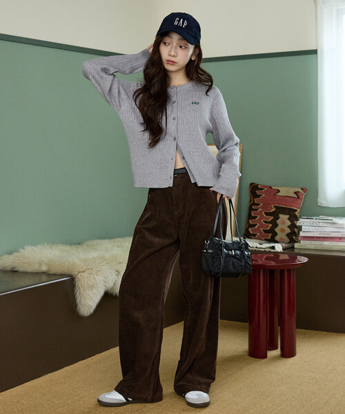 GAP(ギャップ)の「PUBLUX × GAP/ギャップ 別注 コーデュロイパンツ 限定展開(その他パンツ・レディース・オリーブ/ブラウン/ネイビー・SMALL/MEDIUM)」の9枚目の写真