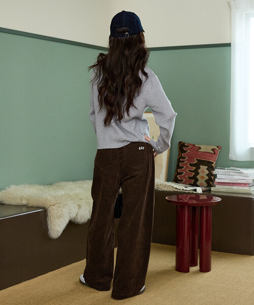 GAP(ギャップ)の「PUBLUX × GAP/ギャップ 別注 コーデュロイパンツ 限定展開(その他パンツ・レディース・オリーブ/ブラウン/ネイビー・SMALL/MEDIUM)」の11枚目の写真