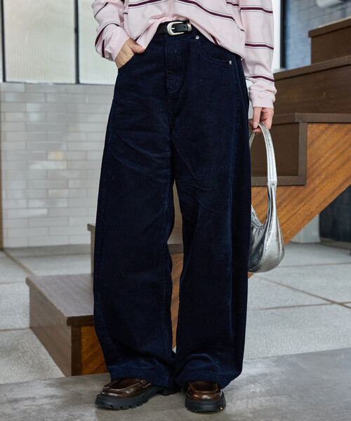 GAP(ギャップ)の「PUBLUX × GAP/ギャップ 別注 コーデュロイパンツ 限定展開(その他パンツ・レディース・オリーブ/ブラウン/ネイビー・SMALL/MEDIUM)」の17枚目の写真