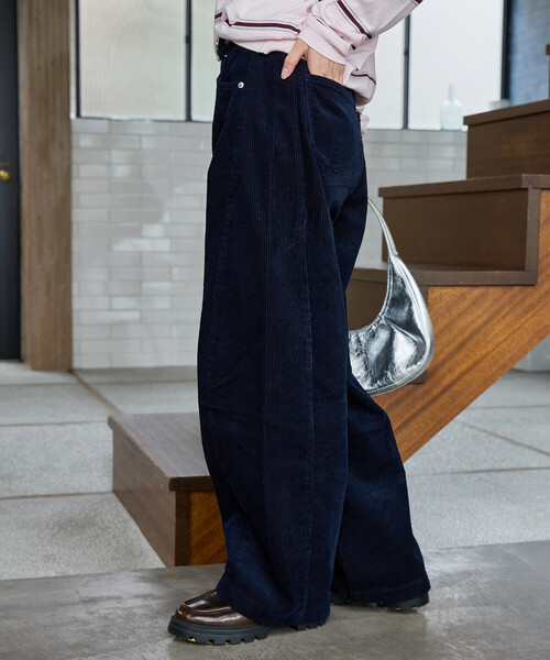 GAP(ギャップ)の「PUBLUX × GAP/ギャップ 別注 コーデュロイパンツ 限定展開(その他パンツ・レディース・オリーブ/ブラウン/ネイビー・SMALL/MEDIUM)」の18枚目の写真