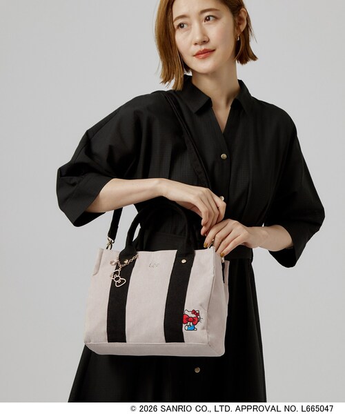 sanrio（サンリオ）の「【Lee別注×ハローキティ】スクエア2wayトート（トートバッグ・レディース・ブラック系/ベージュ系その他3/アイボリー/ブラック・00）」の4枚目の写真