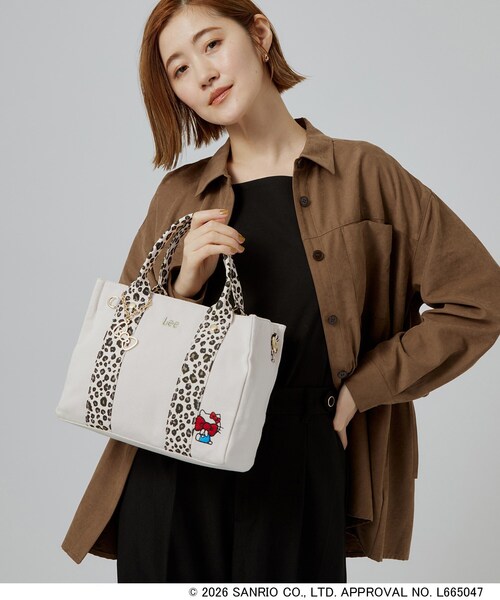 sanrio（サンリオ）の「【Lee別注×ハローキティ】スクエア2wayトート（トートバッグ・レディース・ブラック系/ベージュ系その他3/アイボリー/ブラック・00）」の5枚目の写真