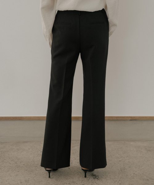 TILL I DIE（ティルアイダイ）の「Wool blend bootcut pants [TIFA06PT04]_Black（その他パンツ・レディース・ブラック・SMALL/MEDIUM）」の2枚目の写真