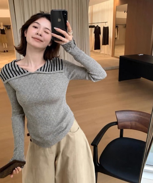 DIAVEL(ディアベル)の「【秋冬新作】2色展開配色ラインビッグカラー 袖口ボタンリブニットトップス(Tシャツ/カットソー・レディース・アイボリー/グレー・M)」の6枚目の写真