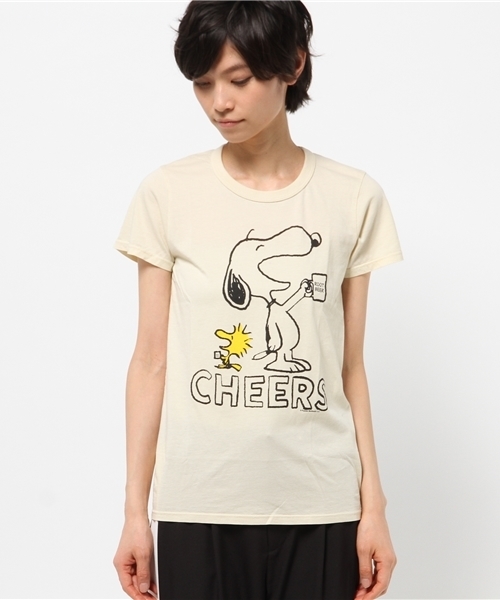 JUNK FOOD(ジャンクフード)の「CHEERS SNOOPY/スヌーピーTシャツ(Tシャツ/カットソー・レディース・キナリ・MEDIUM/SMALL/LARGE/X-SMALL)」の2枚目の写真