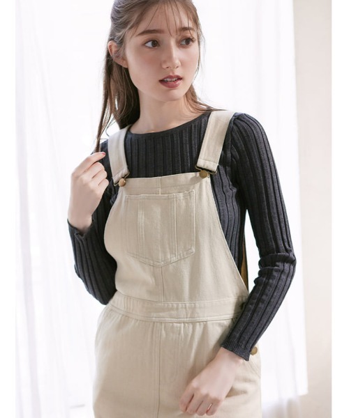 fifth(フィフス)の「フィットニットUネックトップス/リブニット(ニット/セーター・レディース・グレー/ホワイト/ボルドー/ブラック/カーキ/ネイビー/モカ/ベージュ/ダークベージュ/ピンク/ライトグレー/サックスブルー/ラベンダー/グリーン/オレンジ/パープル/チェリーピンク/レッド/ブラウン/チャコールグレー/マスタード・MEDIUM)」の4枚目の写真