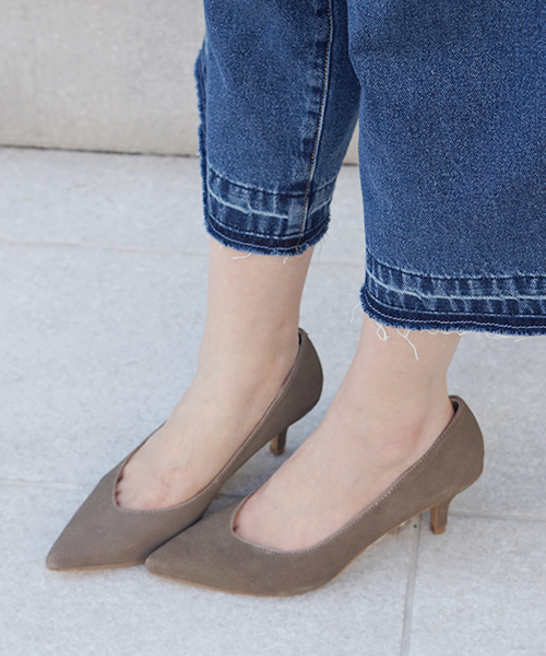 laboratory work(ラボラトリーワーク)の「ベーシック シンプルスエードパンプス(パンプス・レディース・ベージュ/イエロー/ピンク・MEDIUM/LARGE)」の2枚目の写真