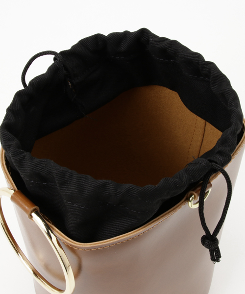 Pierrot（ピエロ）の「【CLASSY.6月号掲載】リングハンドル2wayバケツバッグ（ショルダーバッグ・レディース・ブラック/ホワイト/ブラウン/キャメル・FREE）」の13枚目の写真