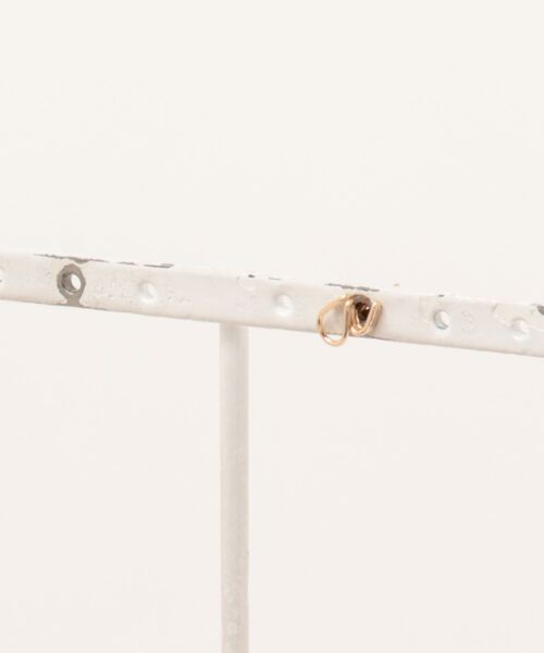TONE SELECT GOODS(トーンセレクトグッズ)の「【TATO】イニシャルピアス(ピアス(両耳用)・レディース・H/K/M/N/E/Y/S/D/L/T/F/C/B/P/R/A/J/O/Q/G/X/U/W/V/Z/I・FREE)」の2枚目の写真