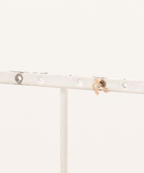 TONE SELECT GOODS(トーンセレクトグッズ)の「【TATO】イニシャルピアス(ピアス(両耳用)・レディース・H/K/M/N/E/Y/S/D/L/T/F/C/B/P/R/A/J/O/Q/G/X/U/W/V/Z/I・FREE)」の7枚目の写真