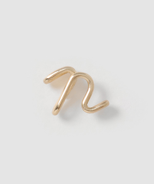 TONE SELECT GOODS(トーンセレクトグッズ)の「【TATO】イニシャルピアス(ピアス(両耳用)・レディース・H/K/M/N/E/Y/S/D/L/T/F/C/B/P/R/A/J/O/Q/G/X/U/W/V/Z/I・FREE)」の14枚目の写真