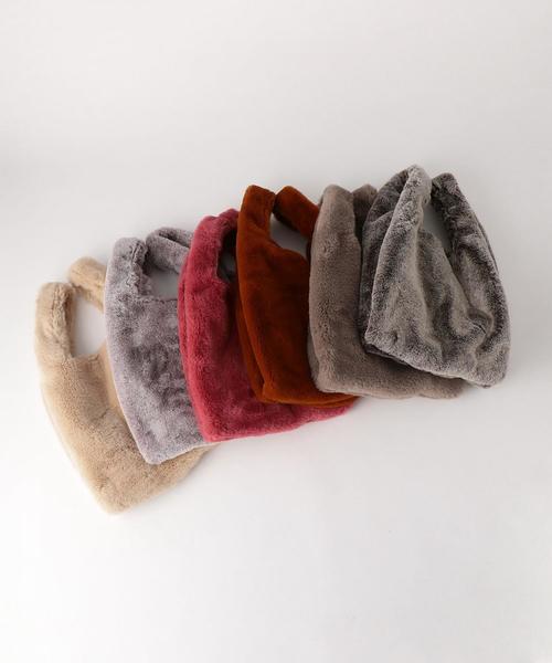 coen（コーエン）の「【新色登場】【『LEE』11月号掲載】フェイクファーバッグ(ライトグレー / ダークブラウン ⇒ WEB限定カラー）（トートバッグ・レディース・グレー/ライトグレー/ブラウン/ダークブラウン/ベージュ/ピンク/ナチュラル/ライラック・FREE）」の9枚目の写真