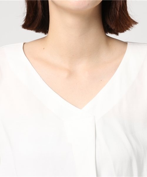 Emma Taylor（エマテイラー）の「リボンスリーブタックブラウス（シャツ/ブラウス・レディース・ダークグリーン/グレー/オフホワイト/ボルドー・FREE）」の6枚目の写真