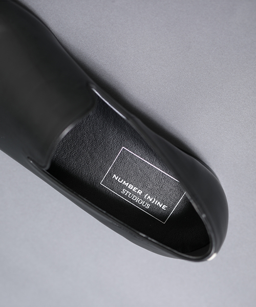 NUMBER (N)INE（ナンバーナイン）の「【NUMBER (N)INE】≪WEB限定≫ネオレザープレーンスリッポン/（ドレスシューズ・メンズ・ブラック・25.0cm/26.0cm/27.0cm）」の7枚目の写真