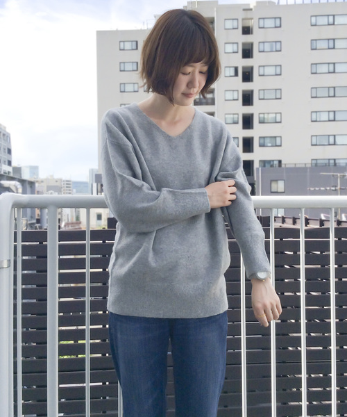 LBC(エルビーシー)の「ヤクウールブレンドニットチュニック(ニット/セーター・レディース・ベージュ/グレー/ブルー・M/L)」の2枚目の写真