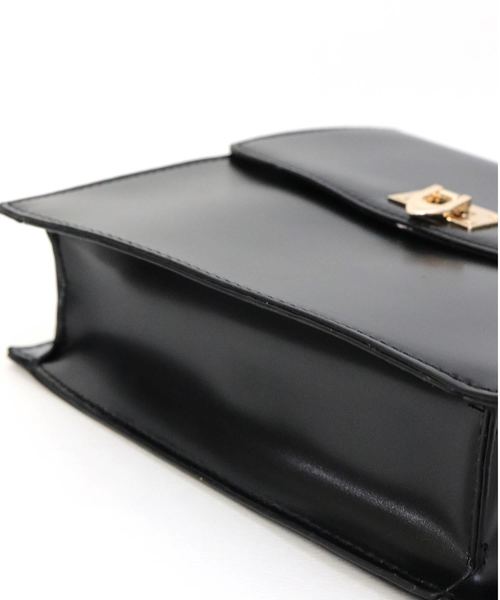 florist(フローリスト)の「アローロックアンティークレトロスクエアフラップバッグ(ショルダーバッグ・レディース・ブラック/キャメル・FREE)」の8枚目の写真