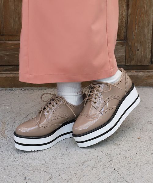 one after another NICE CLAUP（ワンアフターアナザーナイスクラップ）の「ウィングチップ厚底レースアップシューズ（その他シューズ・レディース・ブラック/ダークブラウン/モカ・SMALL/MEDIUM/LARGE）」の3枚目の写真