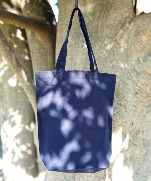 United Athle(ユナイテッドアスレ)の「レギュラー キャンバス トートバッグ 146001(トートバッグ・レディース・ホワイト×ネイビー/ブラック/ホワイト×ブラック/ナチュラル/ネイビー/グレー/ホワイト×レッド/ホワイト×グレー/レッド/スモークピンク/キャメル/グリーン/インディゴブルー/ブルー/オリーブ/バーガンディー/パープル/スミクロ/モカ/ミント/マスタード/ピンク/カーキ・FREE)」の14枚目の写真