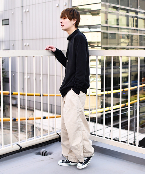 kutir（クティール）の「スタンドカラー裏毛トップス（スウェット・メンズ・ホワイト/ブラック/ベージュ・MEDIUM/LARGE）」の9枚目の写真