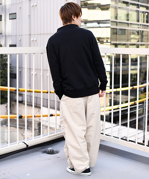 kutir（クティール）の「スタンドカラー裏毛トップス（スウェット・メンズ・ホワイト/ブラック/ベージュ・MEDIUM/LARGE）」の5枚目の写真