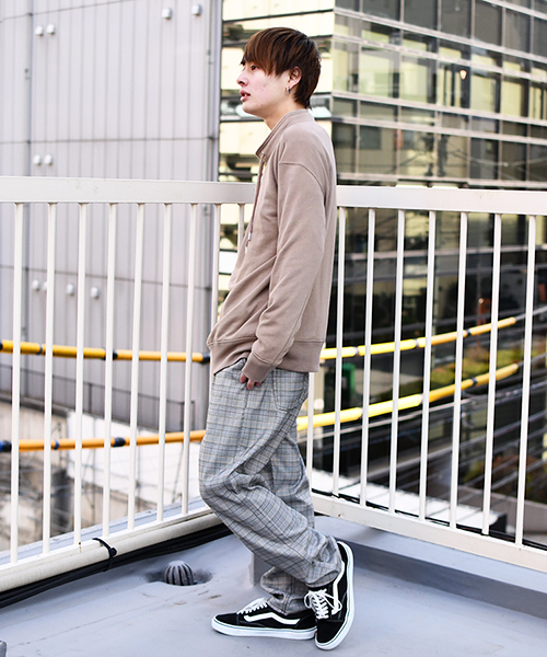 kutir（クティール）の「スタンドカラー裏毛トップス（スウェット・メンズ・ホワイト/ブラック/ベージュ・MEDIUM/LARGE）」の12枚目の写真