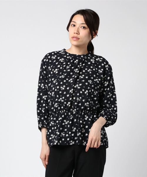 Petit Honfleur（プチオンフルール）の「ウエストシャーリングブラウス（シャツ/ブラウス・レディース・ホワイト/ネイビー・13号/11号/9号）」の9枚目の写真