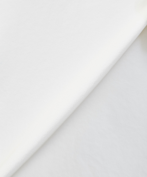 qualite(カリテ)の「2WAYストレッチノースリーブトップス(シャツ/ブラウス・レディース・オフホワイト/ブラック/ベージュ・36/38)」の4枚目の写真