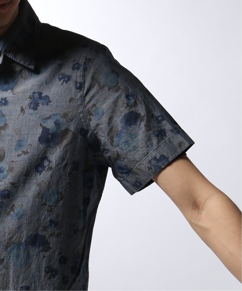 EDIFICE（エディフィス）の「Matteucci / Belesto 別注 ハイビスカスパターン オープンカラー シャツ（シャツ/ブラウス・メンズ・グレー・MEDIUM/SMALL/LARGE）」の2枚目の写真