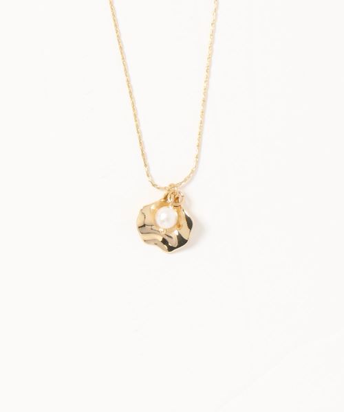 AMERICAN HOLIC（アメリカンホリック）の「メタルリーフ×パールトップショートネックレス＊（ネックレス・レディース・シルバー/ゴールド・FREE）」の2枚目の写真