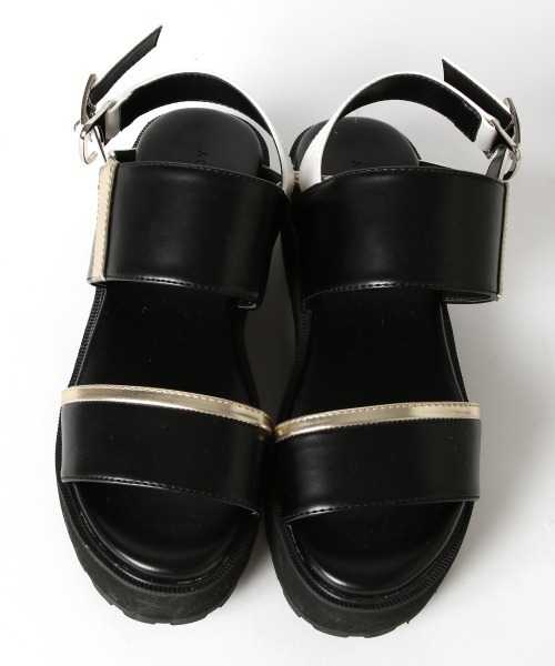 PAGEBOY（ページボーイ）の「メタリックスポーツサンダル（サンダル・レディース・ホワイト系その他/ブラック・MEDIUM/LARGE）」の9枚目の写真