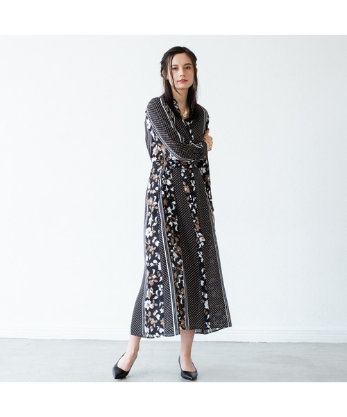 LOUNGEDRESS(ラウンジドレス)の「ドットフラワーワンピース(ワンピース・レディース・ブラック/ネイビー・FREE)」の4枚目の写真