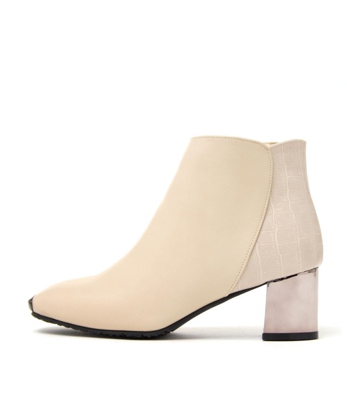 grandfleur（グランドフルール）の「異素材使いのメタリックヒール/ショートブーツ（ブーツ・レディース・ブラック/ブラウン/アイボリー・LL/S/M/L）」の7枚目の写真