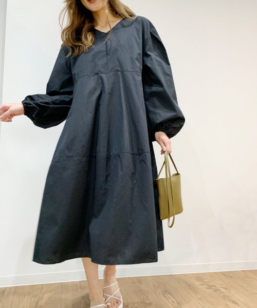 Alite cloth(アリーテクロス)の「ボリューム袖VネックフレアAラインワンピース(ワンピース・レディース・ブラック/ベージュ・FREE)」の7枚目の写真