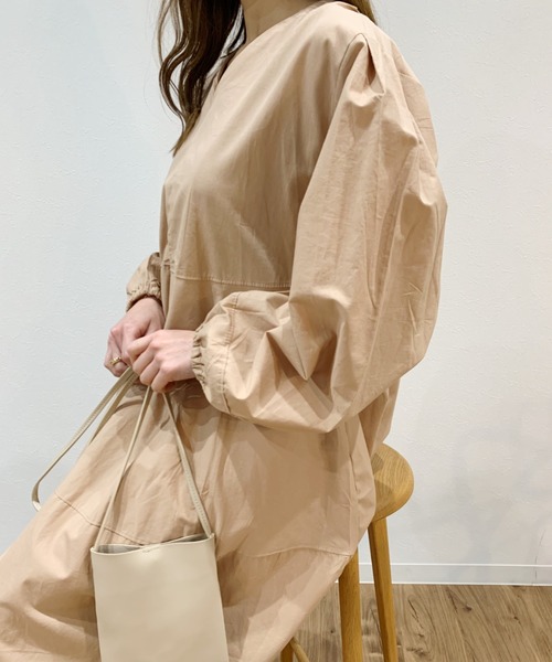 Alite cloth(アリーテクロス)の「ボリューム袖VネックフレアAラインワンピース(ワンピース・レディース・ブラック/ベージュ・FREE)」の12枚目の写真