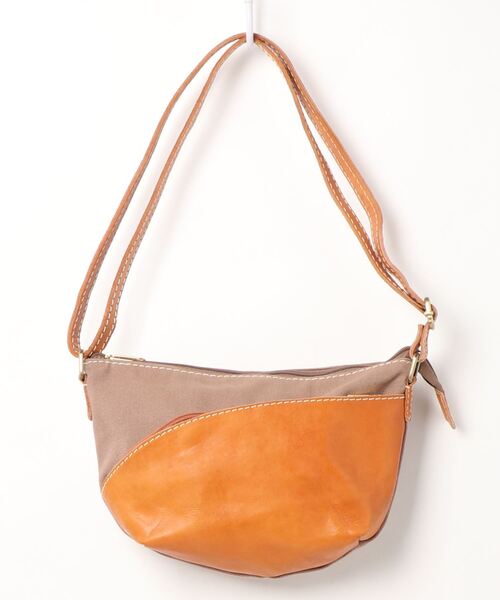 fes（フェス）の「【fes/フェス】キャンバス×カウレザーショルダーバッグ（ショルダーバッグ・レディース・グレー/カーキ/ネイビー・FREE）」の2枚目の写真