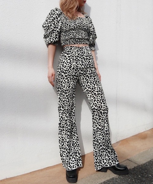 FIG&VIPER（フィグアンドバイパー）の「レオパードデザインTOP（Tシャツ/カットソー・レディース・ベージュ/ホワイト/ダークグレー・FREE）」の14枚目の写真