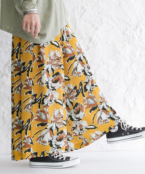 osharewalker(オシャレウォーカー)の「【廃盤】『ビッグフラワーワイドパンツ』(その他パンツ・レディース・ブラック/イエロー・FREE)」の1枚目の写真