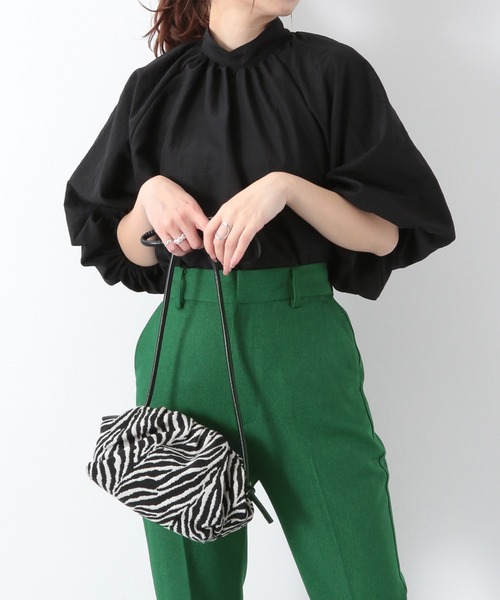 Heather（ヘザー）の「スタンドカラープルオーバー（5分袖）　952097（シャツ/ブラウス・レディース・ベージュ/ブラック/ホワイト・FREE）」の2枚目の写真