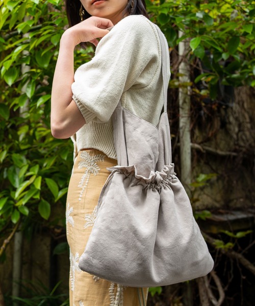 ACCOMMODE(アコモデ)の「ギャザーポケットショルダー(ショルダーバッグ・レディース・ラベンダー/ベージュ/グリーン・FREE)」の5枚目の写真