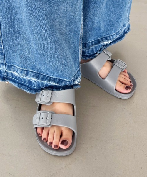 ORTR(オーアールティーアール)の「ORTR オーアールティーアール ダブルベルトシャワーサンダル OT3207(サンダル・レディース・パープル/レッド/ホワイト/イエロー/ブラック/グレー・23.0cm/24.0cm/21.0cm/28.0cm/27.0cm/26.0cm/25.0cm/22.0cm)」の3枚目の写真