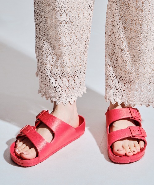 ORTR(オーアールティーアール)の「ORTR オーアールティーアール ダブルベルトシャワーサンダル OT3207(サンダル・レディース・パープル/レッド/ホワイト/イエロー/ブラック/グレー・23.0cm/24.0cm/21.0cm/28.0cm/27.0cm/26.0cm/25.0cm/22.0cm)」の13枚目の写真