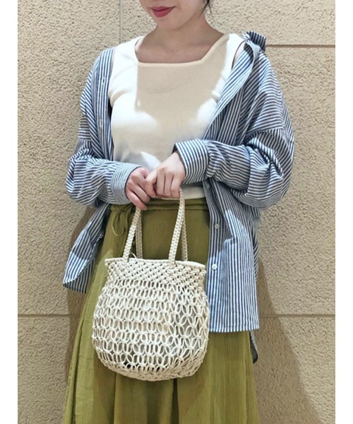 Lugnoncure(ルノンキュール)の「レギュラーカラーシャツ(シャツ/ブラウス・レディース・オフホワイト/モカ/ブルー・フリ-)」の3枚目の写真